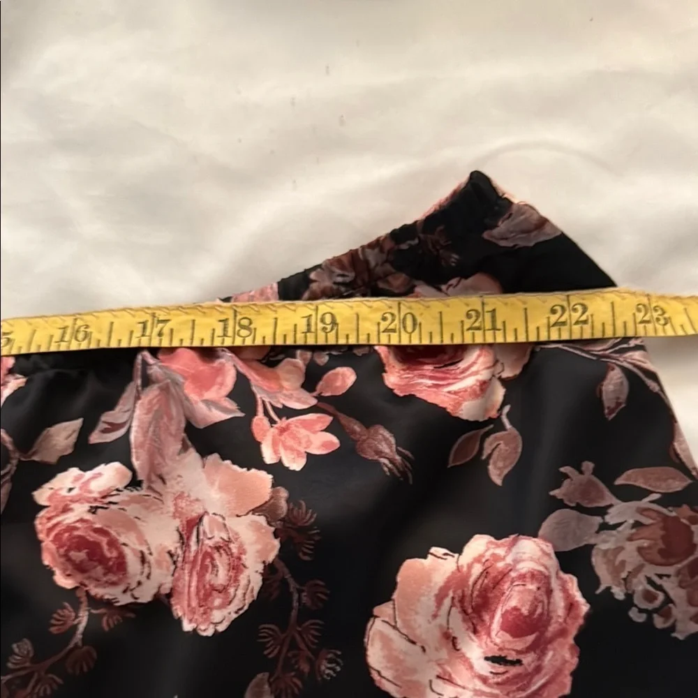 VS Secret Treasures Set , Elegant Black & Pink Rose Robe,Shorts& Camisole